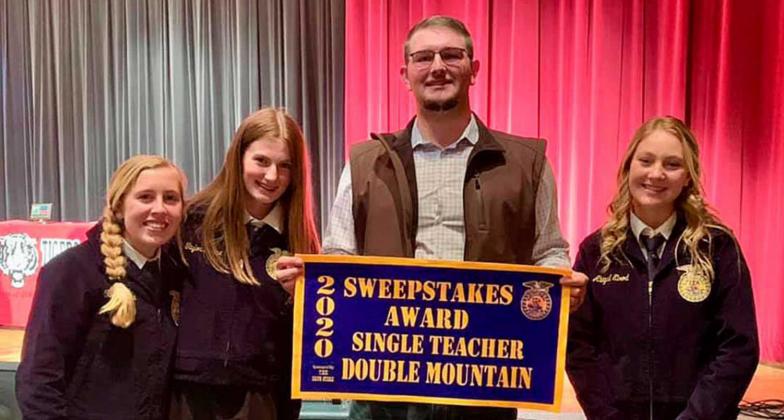 Roby FFA showed up at the 2020 Double Mountain District Banquet